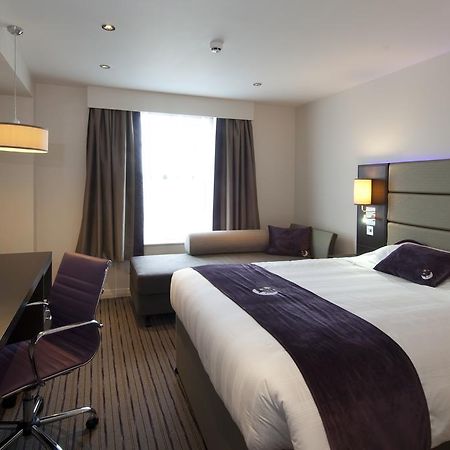 Premier Inn Harlow Exteriör bild