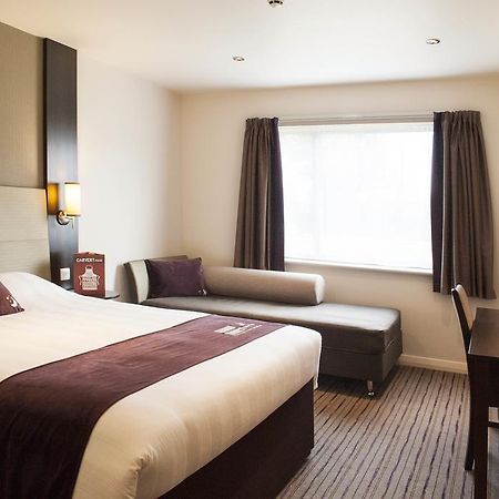 Premier Inn Harlow Exteriör bild