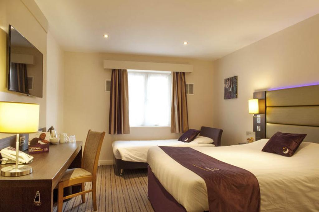 Premier Inn Harlow Rum bild