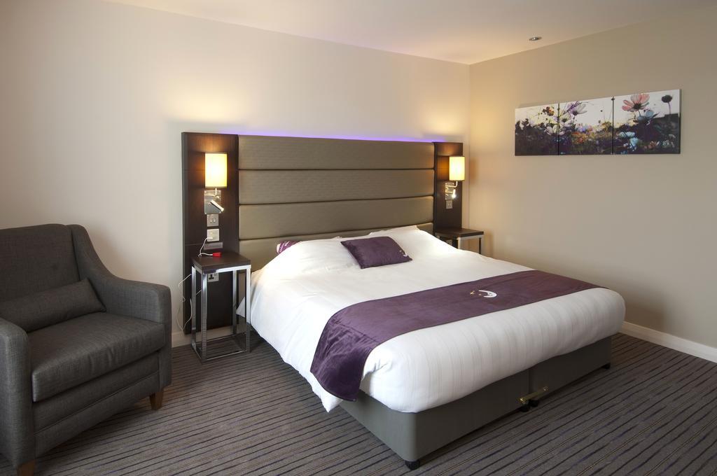 Premier Inn Harlow Exteriör bild