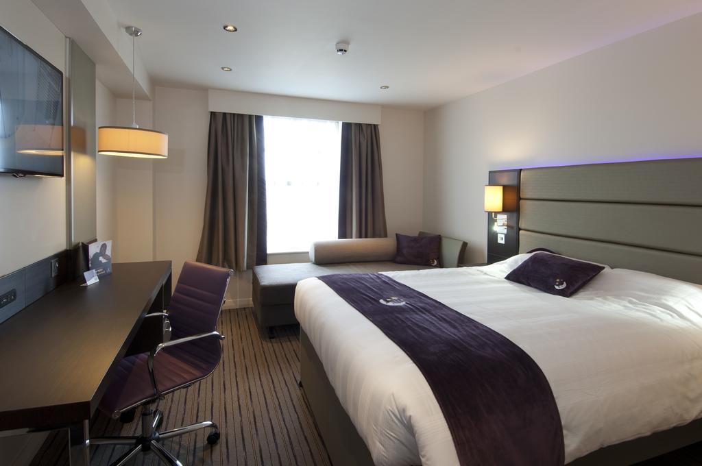 Premier Inn Harlow Exteriör bild