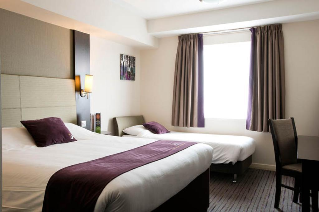 Premier Inn Harlow Rum bild