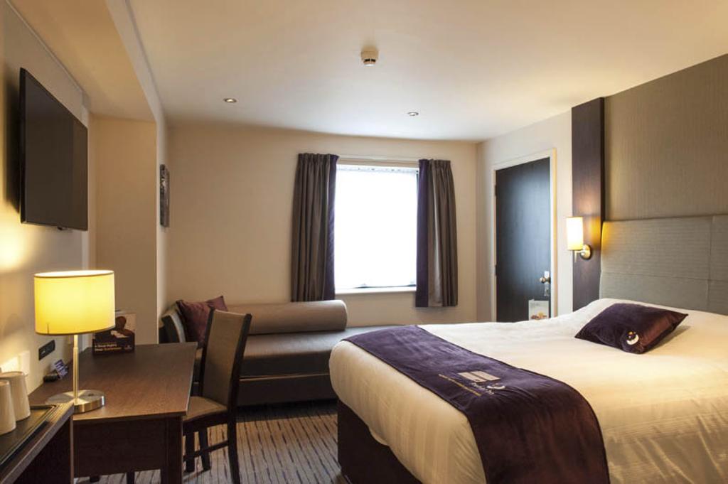 Premier Inn Harlow Rum bild