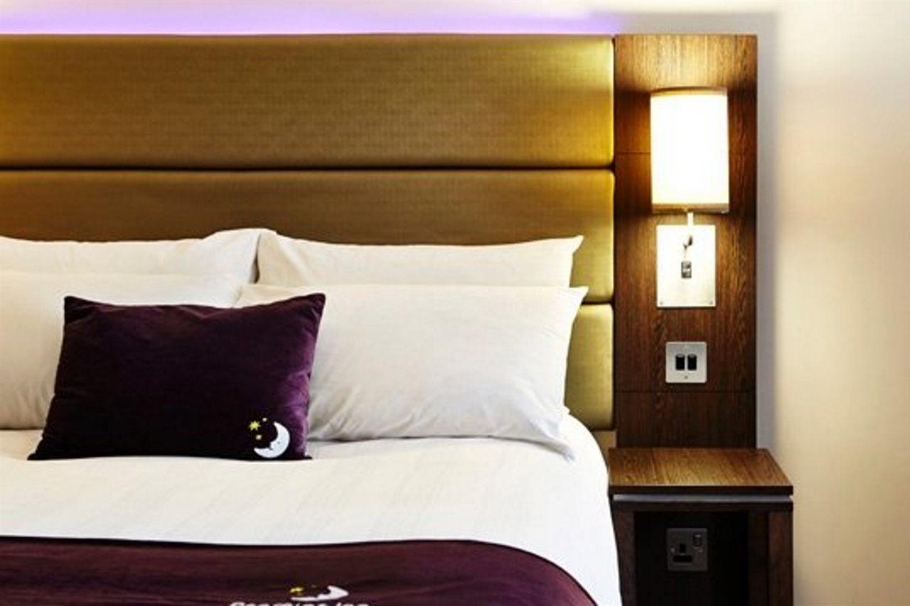 Premier Inn Harlow Exteriör bild