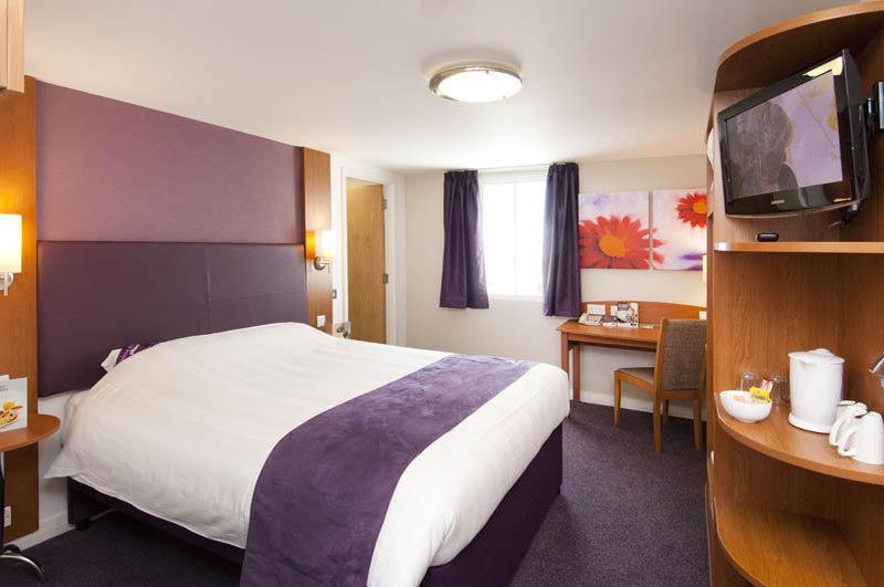 Premier Inn Harlow Exteriör bild