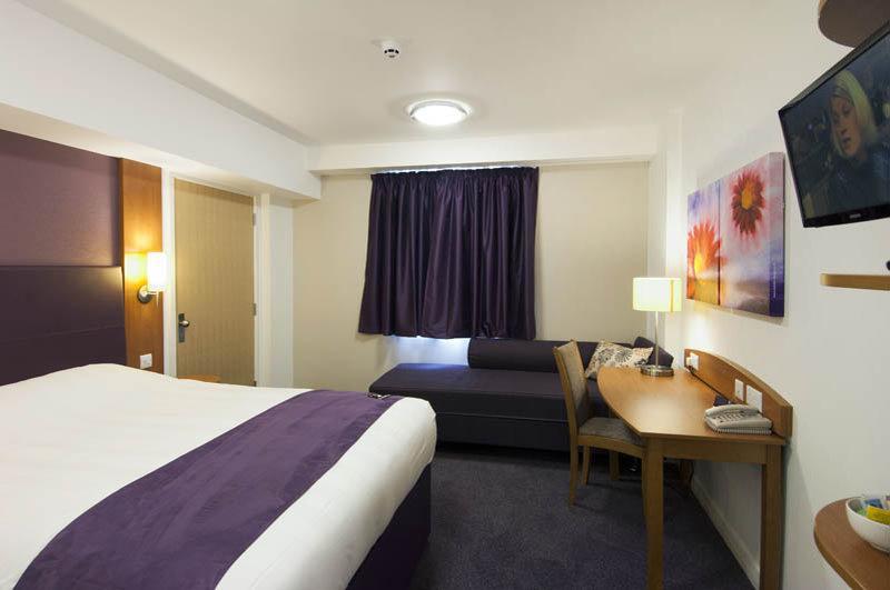 Premier Inn Harlow Exteriör bild